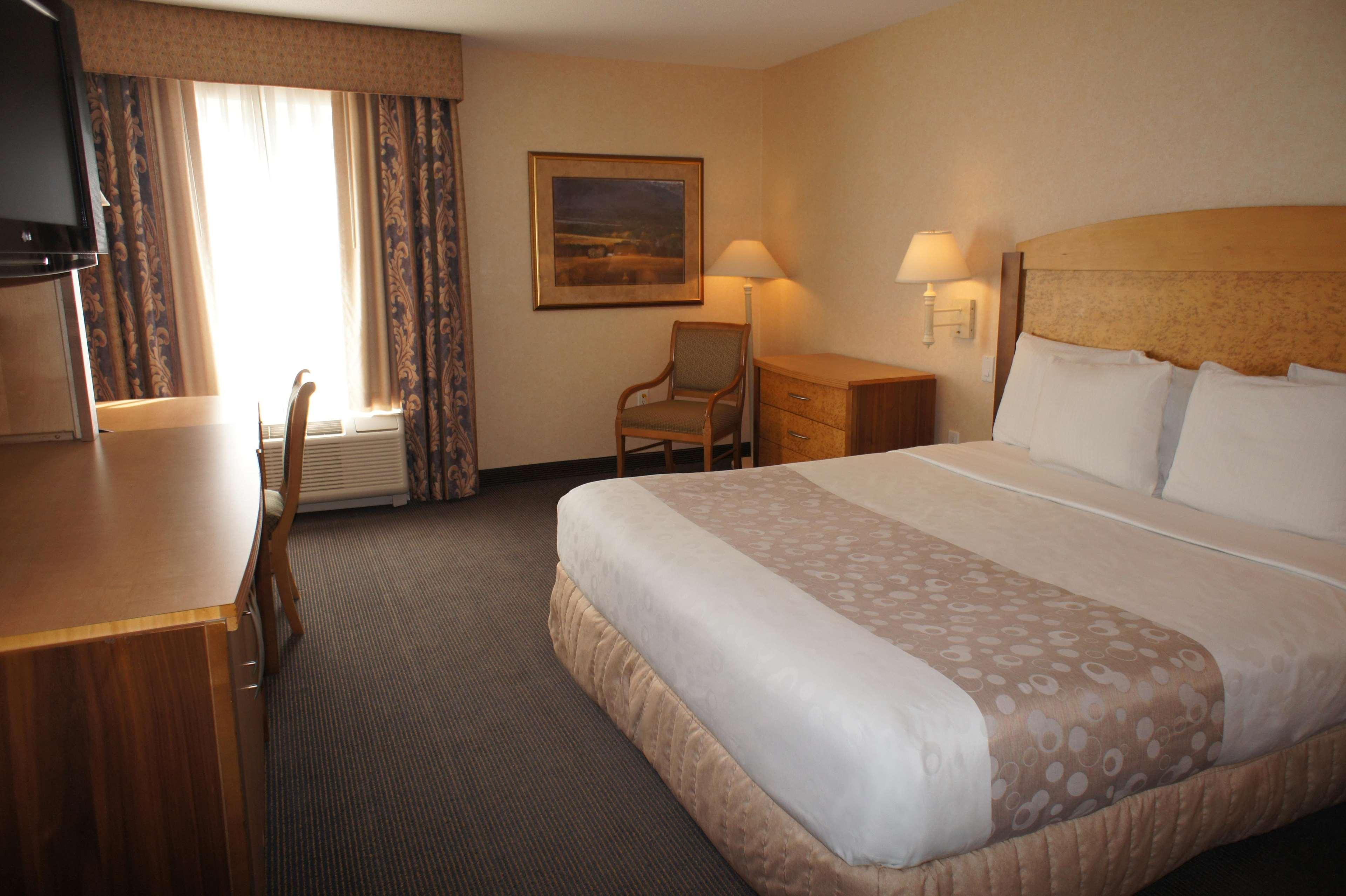 La Quinta By Wyndham Islip - Macarthur Airport Bohemia Bagian luar foto