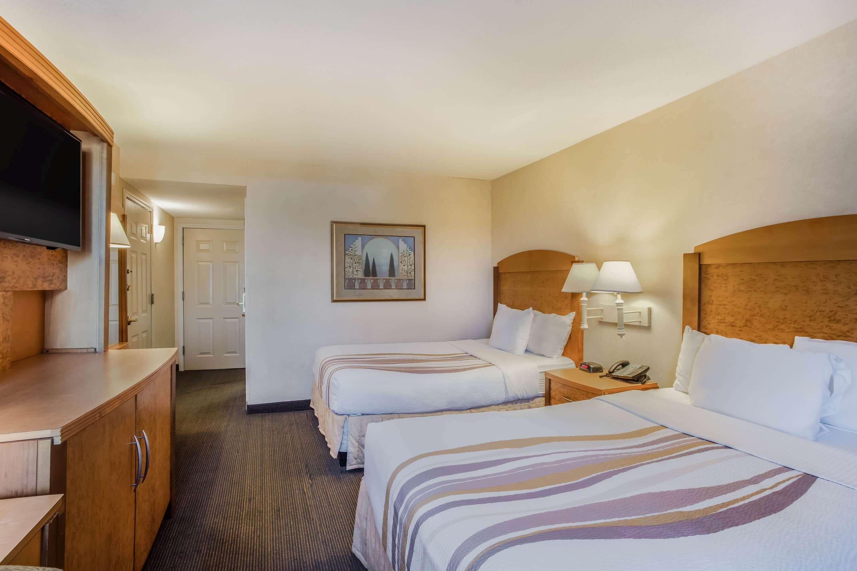 La Quinta By Wyndham Islip - Macarthur Airport Bohemia Bagian luar foto