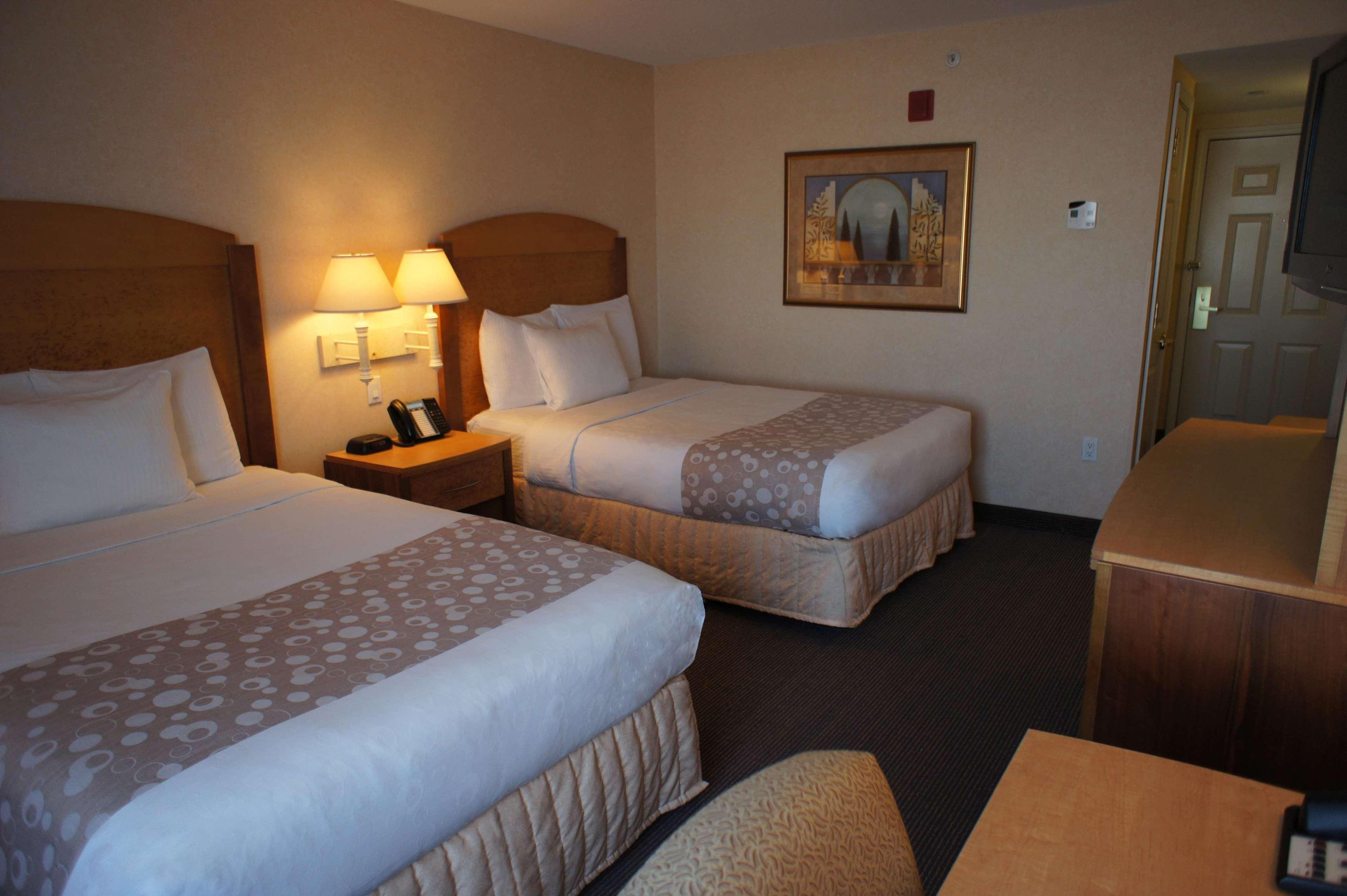 La Quinta By Wyndham Islip - Macarthur Airport Bohemia Bagian luar foto
