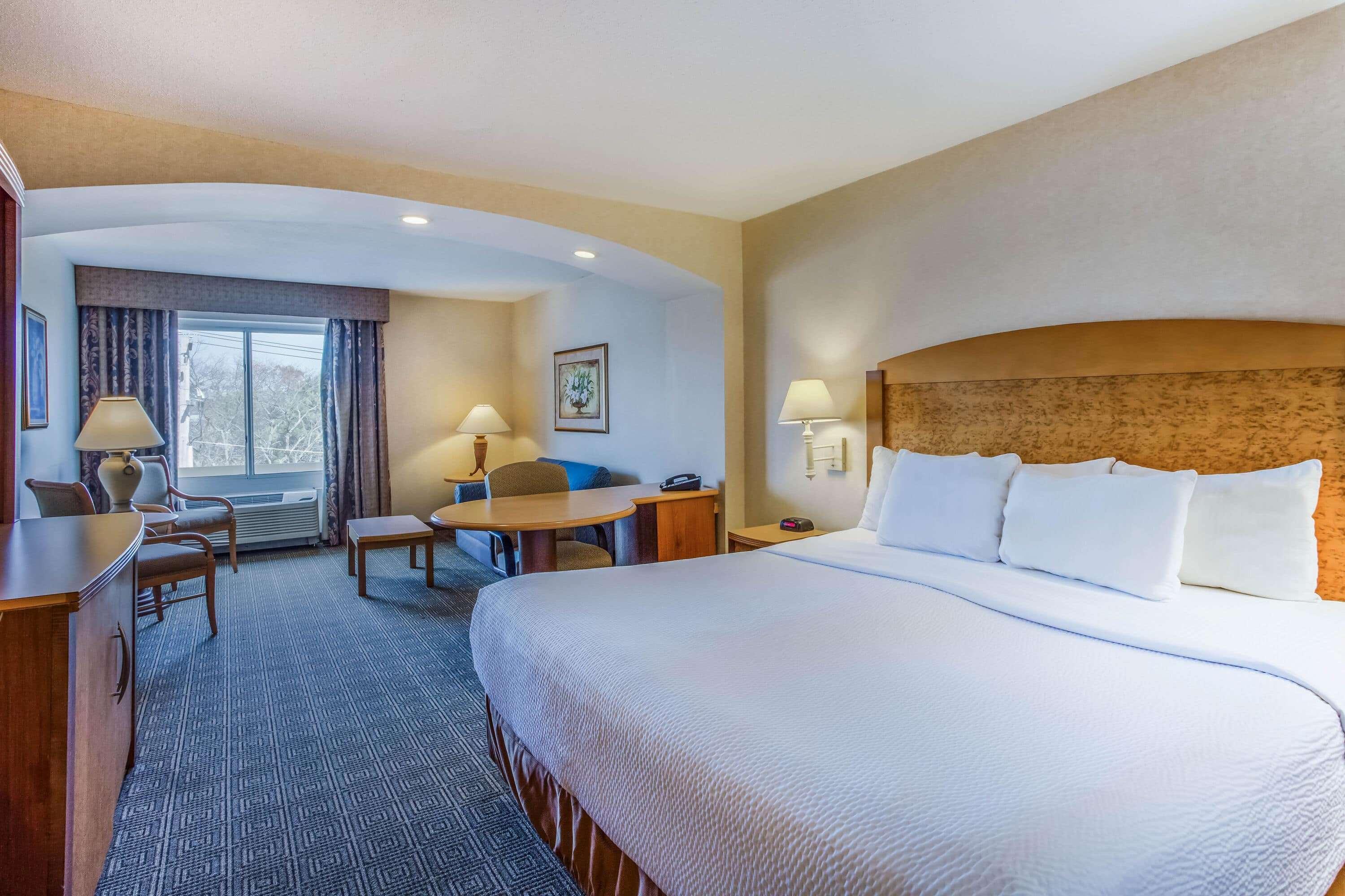 La Quinta By Wyndham Islip - Macarthur Airport Bohemia Bagian luar foto