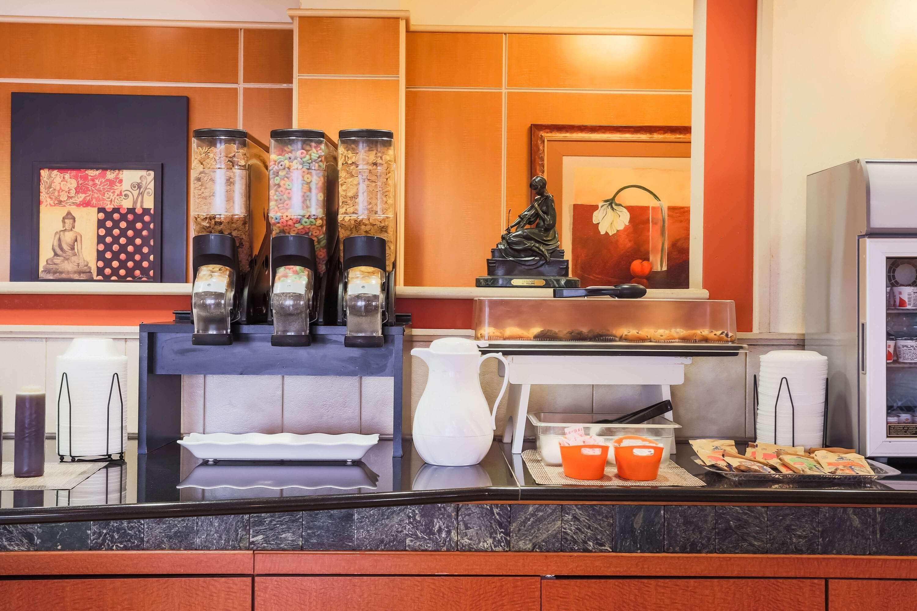 La Quinta By Wyndham Islip - Macarthur Airport Bohemia Bagian luar foto