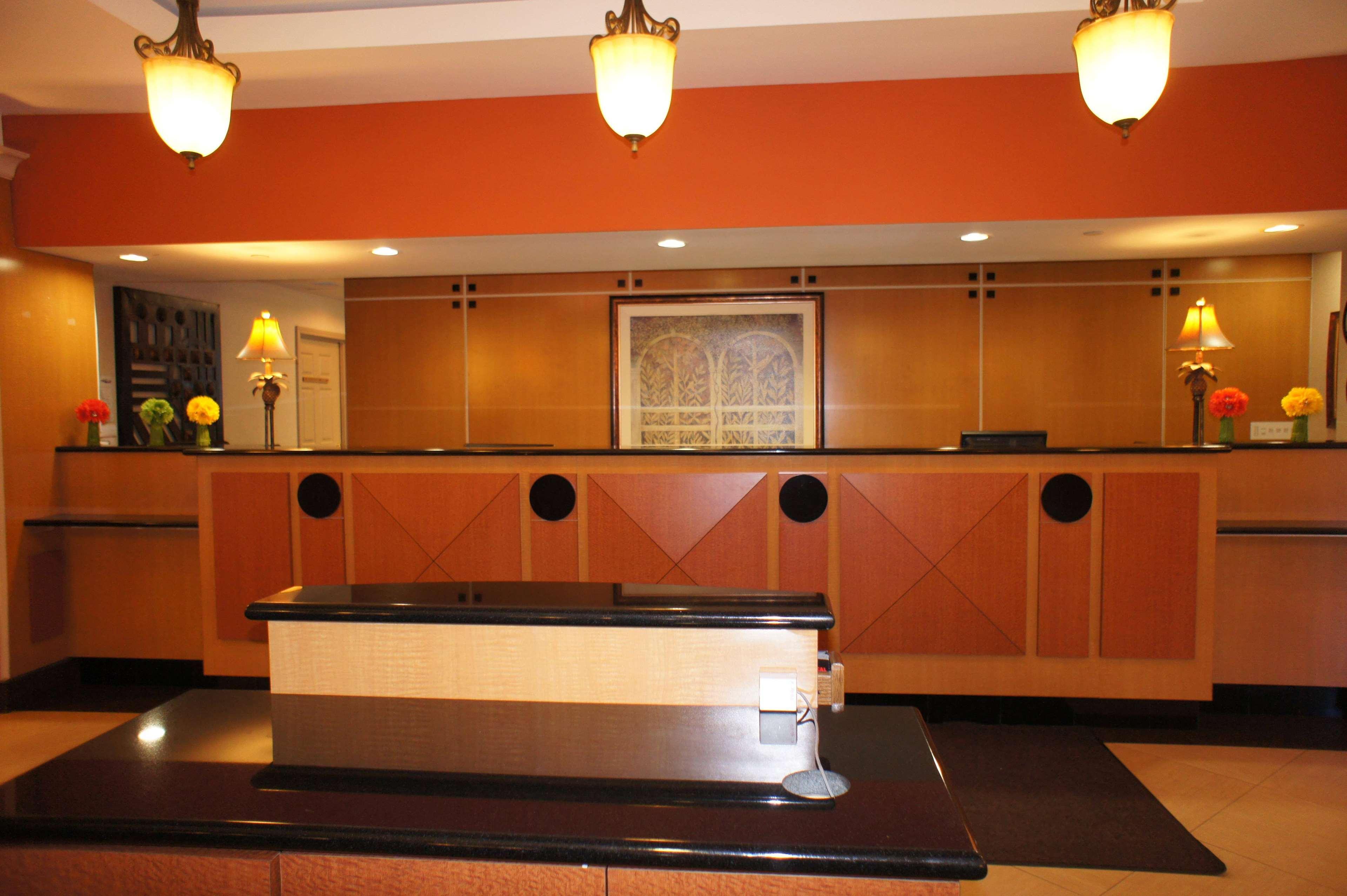 La Quinta By Wyndham Islip - Macarthur Airport Bohemia Bagian luar foto