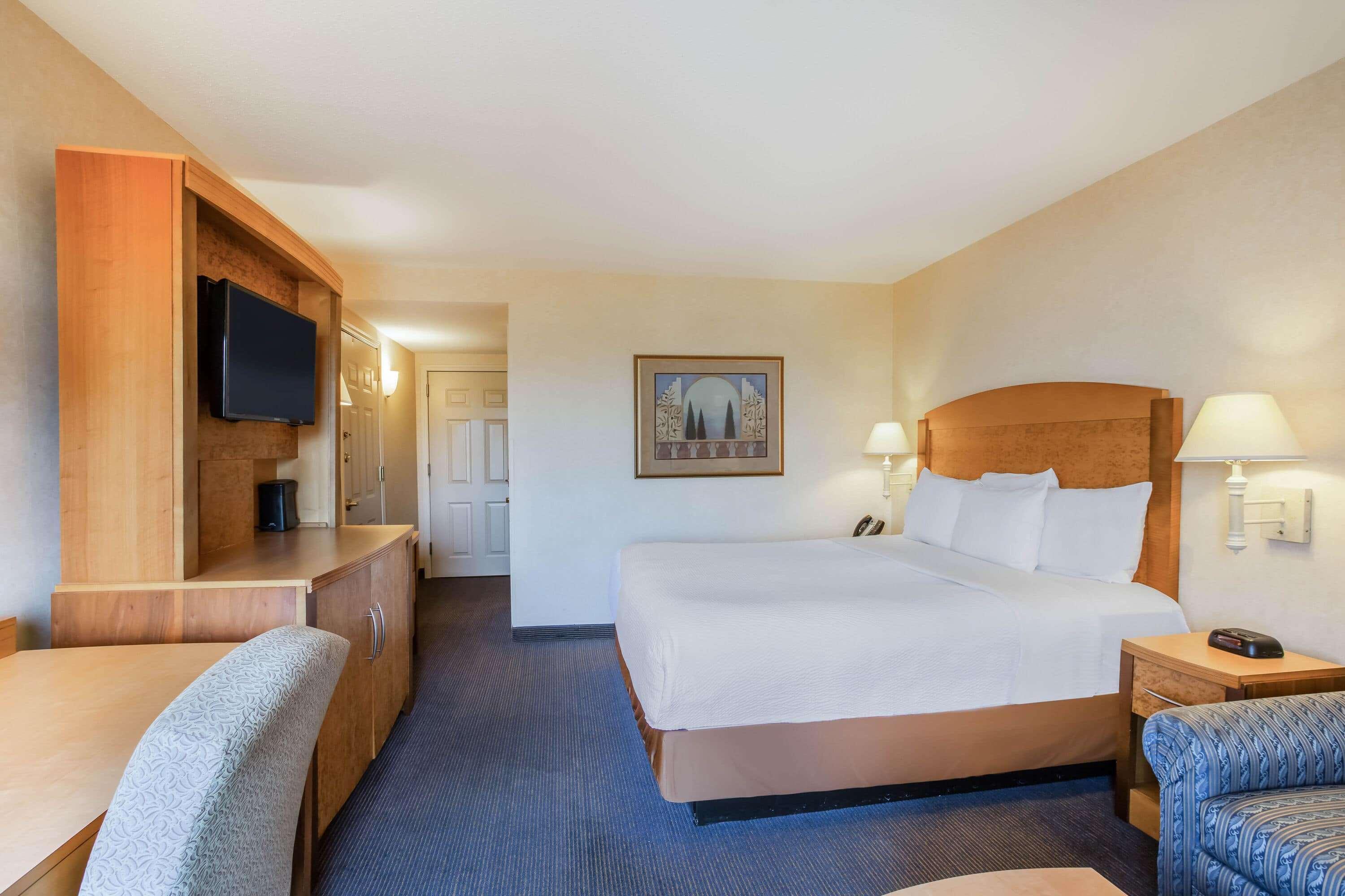 La Quinta By Wyndham Islip - Macarthur Airport Bohemia Bagian luar foto