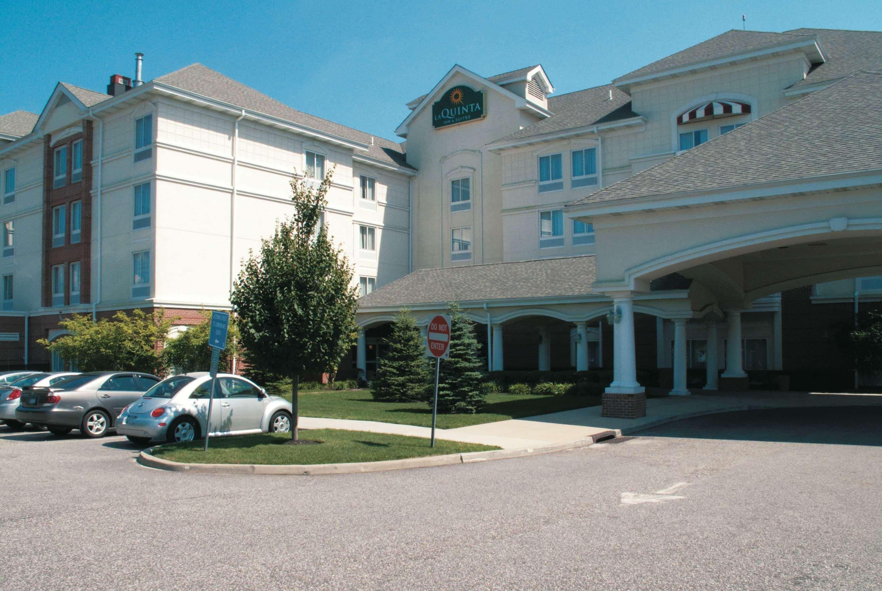 La Quinta By Wyndham Islip - Macarthur Airport Bohemia Bagian luar foto