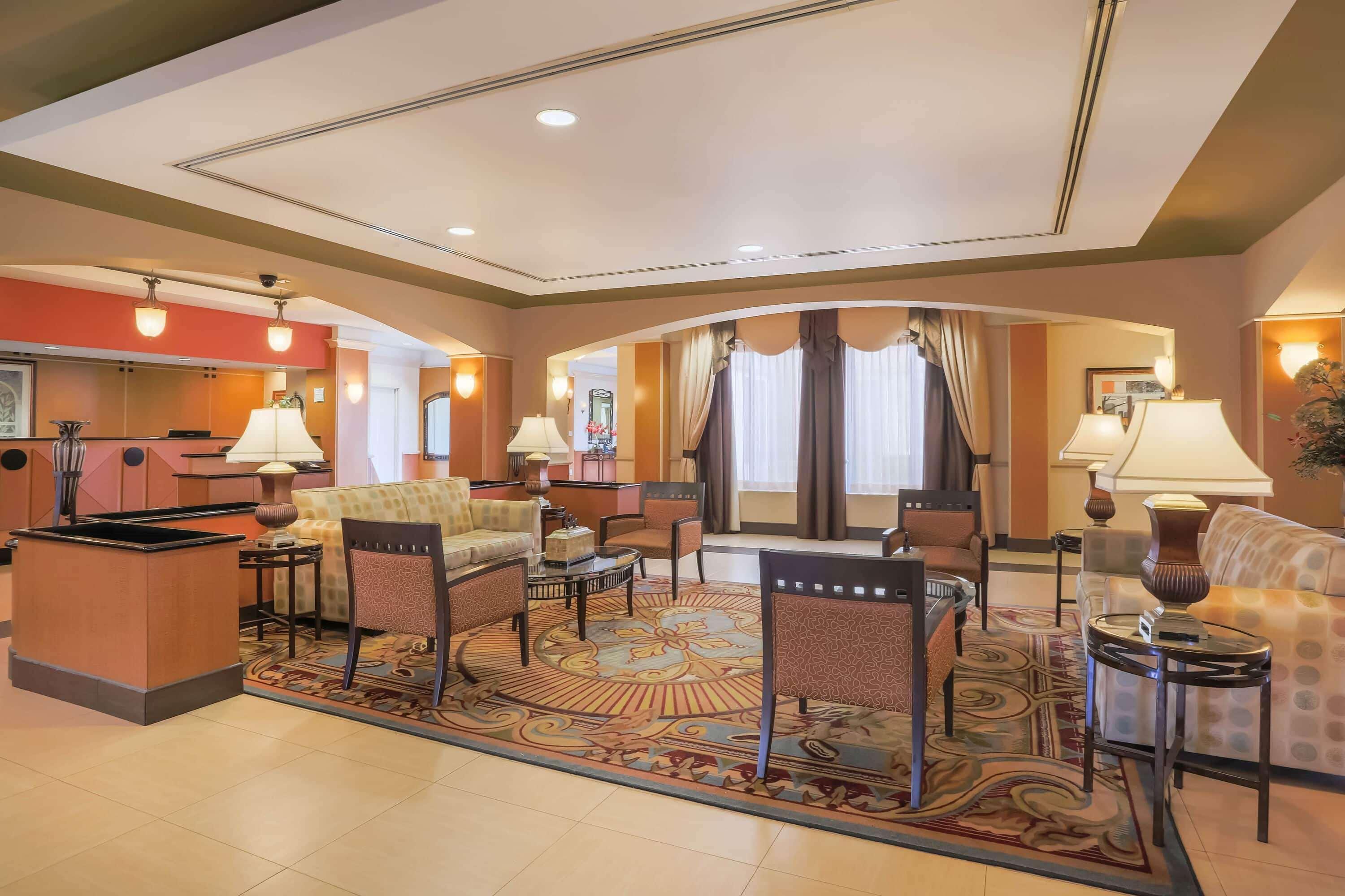La Quinta By Wyndham Islip - Macarthur Airport Bohemia Bagian luar foto