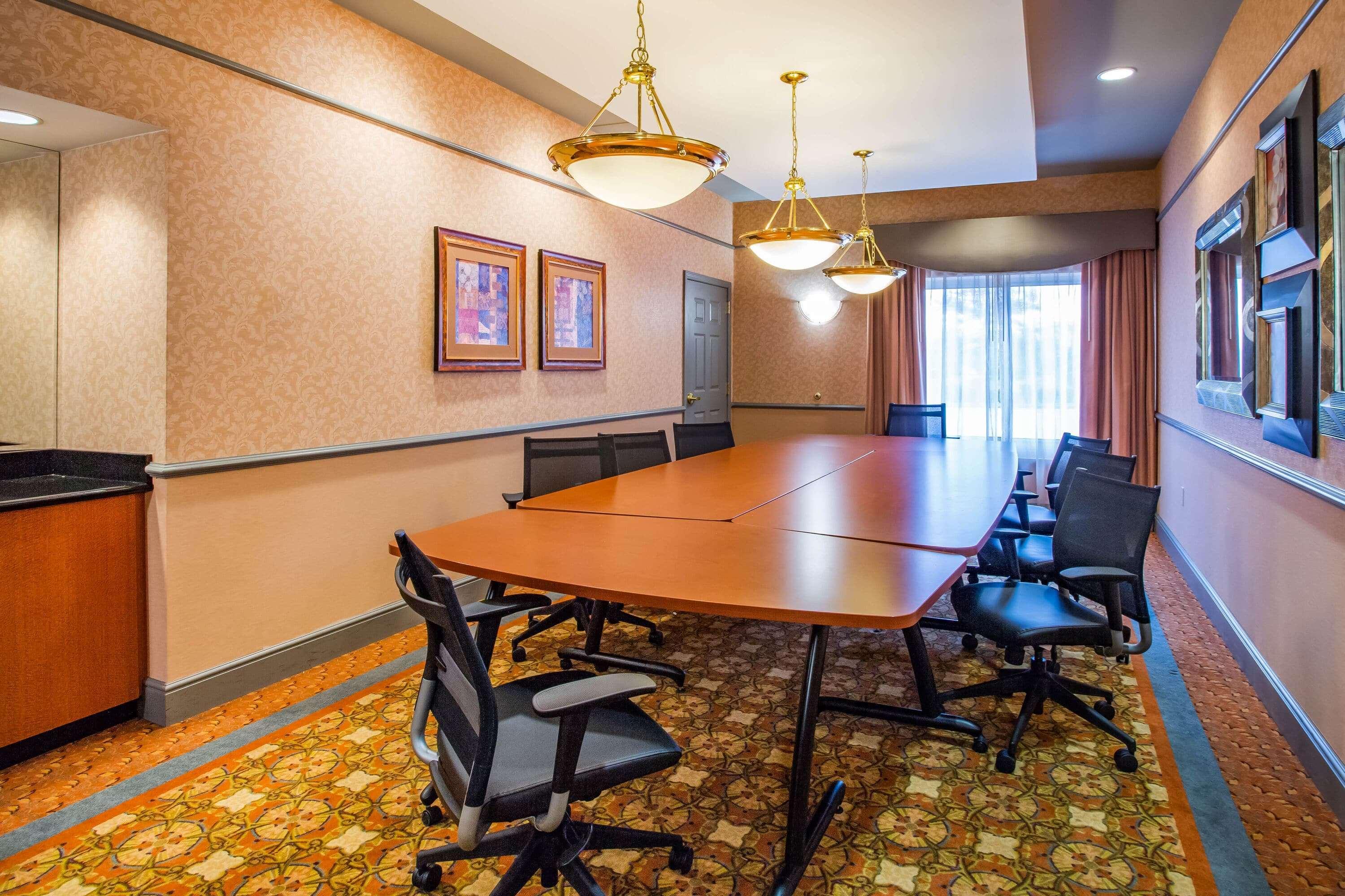 La Quinta By Wyndham Islip - Macarthur Airport Bohemia Bagian luar foto