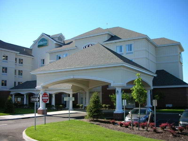 La Quinta By Wyndham Islip - Macarthur Airport Bohemia Bagian luar foto